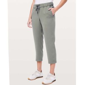 Lululemon On the Fly Grey Sage Green Crop Woven Pants Size 8